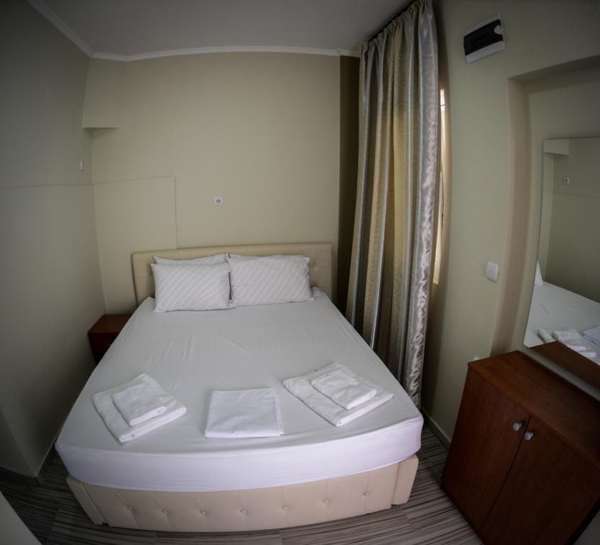 Crown Hotel Nea Skioni Room photo