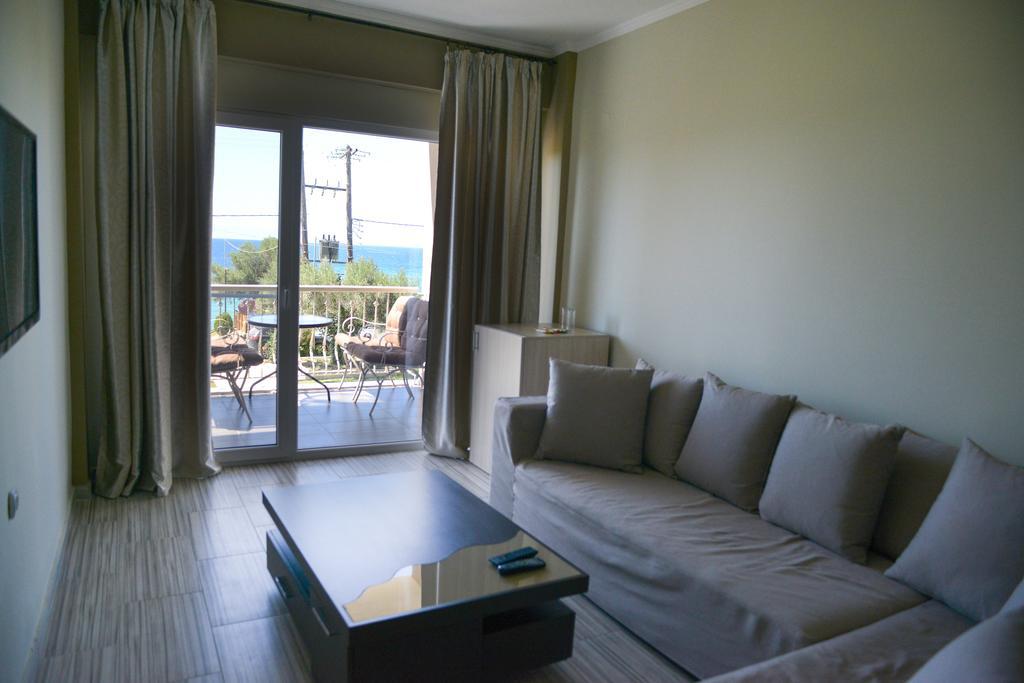 Crown Hotel Nea Skioni Room photo