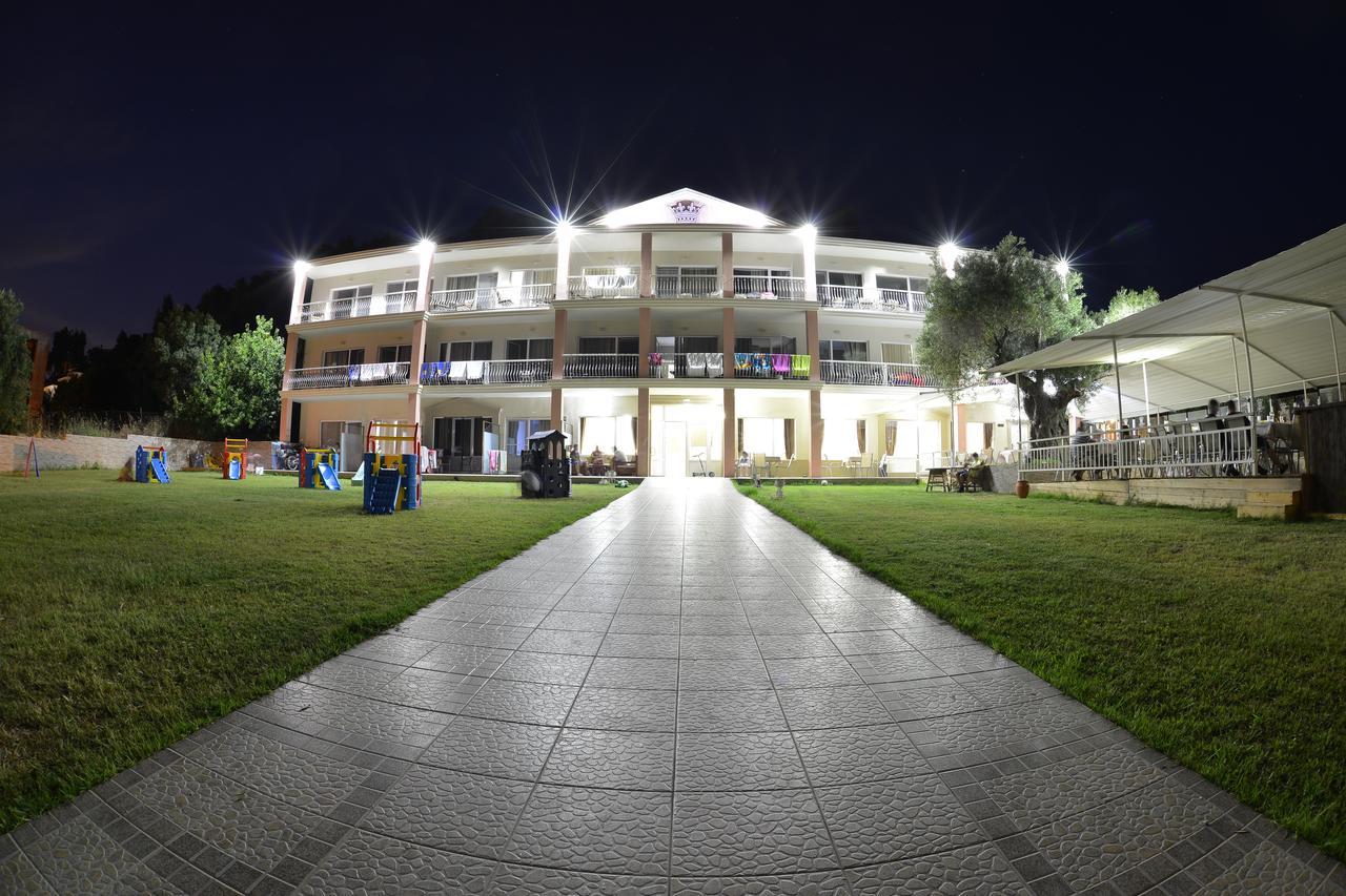 Crown Hotel Nea Skioni Exterior photo